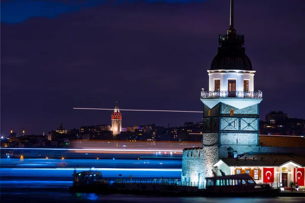 Istanbul Turkije Twilight Schilderachtige Zonsondergang Bosporus Met Beroemde Maiden Tower — Stockfoto