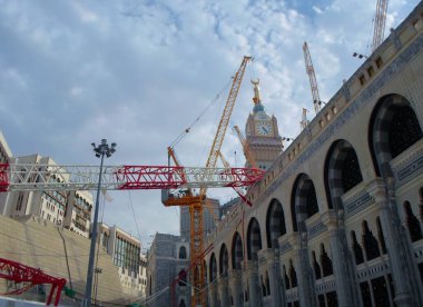 Mekke, Suudi Arabistan: 23 Kasım 2017 - Dev vinç yıkıldı ve Büyük Cami Haram 'ın bir kısmına çarptı ve Eylül 2015' teki hac sezonunda yaklaşık 111 kişi öldü ve 400 hacı yaralandı