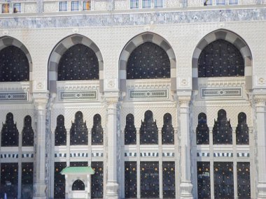 Kabe, Mekke, Suudi Arabistan 'ın kapıları ve detayları.