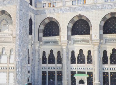 Kabe, Mekke, Suudi Arabistan 'ın kapıları ve detayları.