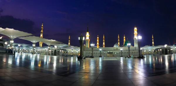 Мечеть Аль Масджид Мечеть Набави Пылающая Облаками Закате Медина Саудовская — стоковое фото