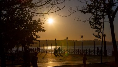 Kucukcekmece Gölü 'nden bir resim. İstanbul, pek çok medeniyetin beşiği olan antik şehir.