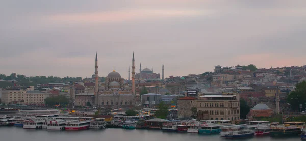 Новая Мечеть Yeni Cami Стамбул Турция — стоковое фото