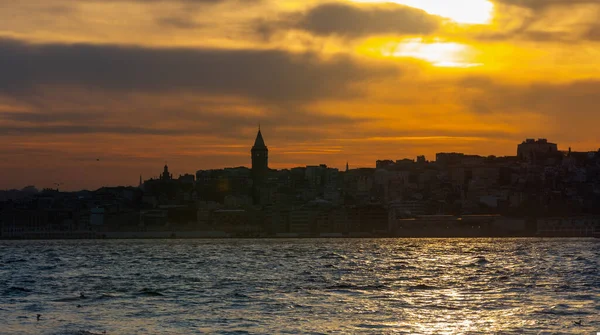 İstanbul 'da İstanbul' da Galata Kulesi ve Bakire Kulesi gezisi