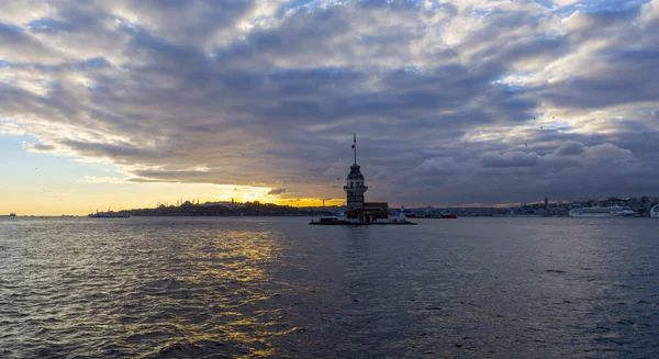 Istanbul Turkey Sunset Bosphorus Famous Maiden Tower Kiz Kulesi Symbol — Stock Fotó