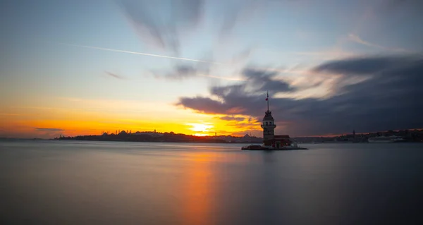 Istanbul Turkey Sunset Bosphorus Famous Maiden Tower Kiz Kulesi Symbol — Fotografia de Stock