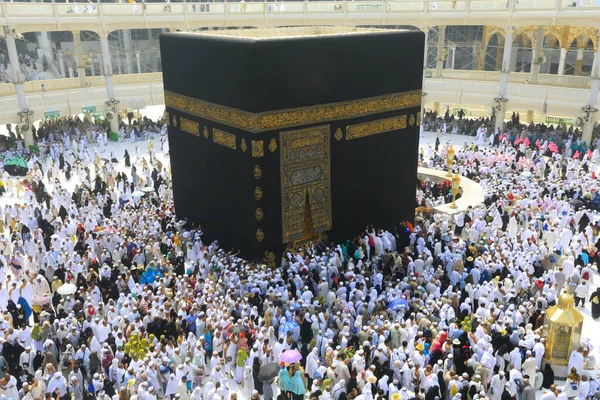 Tawaf Ritual Durante Umra Hajj Quando Peregrinos Fazendo Sete Círculos — Fotografia de Stock