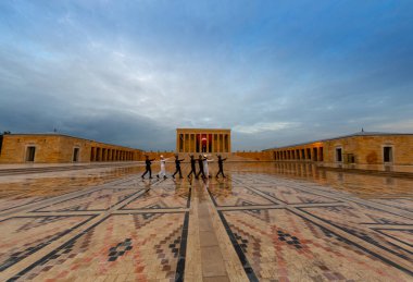 Anitkabir, Türkiye Cumhuriyeti 'nin kurucusu Mustafa Kemal Atatürk' ün mozolesidir. Anitkabir, Türk halkının sık sık ziyaret ettiği tarihi yerlerden biri..