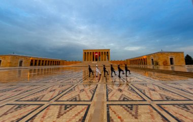 Anitkabir, Türkiye Cumhuriyeti 'nin kurucusu Mustafa Kemal Atatürk' ün mozolesidir. Anitkabir, Türk halkının sık sık ziyaret ettiği tarihi yerlerden biri..