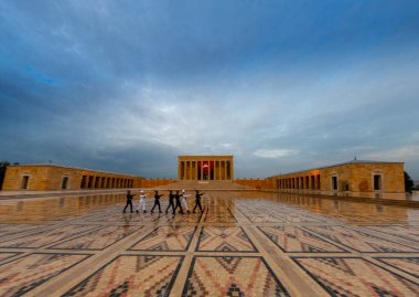 Anitkabir, Türkiye Cumhuriyeti 'nin kurucusu Mustafa Kemal Atatürk' ün mozolesidir. Anitkabir, Türk halkının sık sık ziyaret ettiği tarihi yerlerden biri..