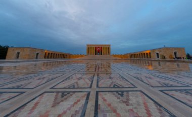 Anitkabir, Türkiye Cumhuriyeti 'nin kurucusu Mustafa Kemal Atatürk' ün mozolesidir. Anitkabir, Türk halkının sık sık ziyaret ettiği tarihi yerlerden biri..