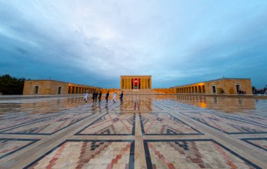 Anitkabir, Türkiye Cumhuriyeti 'nin kurucusu Mustafa Kemal Atatürk' ün mozolesidir. Anitkabir, Türk halkının sık sık ziyaret ettiği tarihi yerlerden biri..
