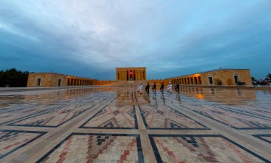 Anitkabir, Türkiye Cumhuriyeti 'nin kurucusu Mustafa Kemal Atatürk' ün mozolesidir. Anitkabir, Türk halkının sık sık ziyaret ettiği tarihi yerlerden biri..