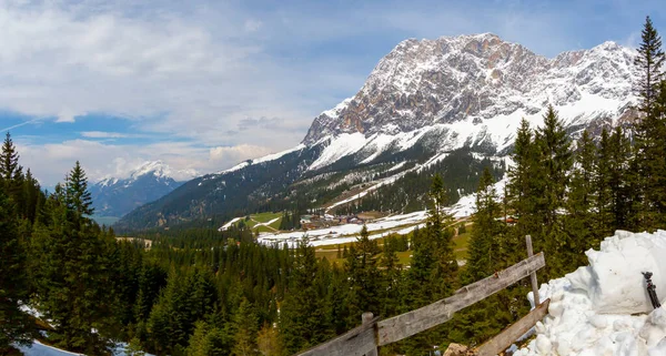 Malowniczy Widok Ośnieżone Szczyty Górskie Karawanks Sinacher Gupf Karyntii Austria — Zdjęcie stockowe