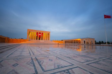 Anitkabir, Türkiye Cumhuriyeti 'nin kurucusu Mustafa Kemal Atatürk' ün mozolesidir. Anitkabir, Türk halkının sık sık ziyaret ettiği tarihi yerlerden biri..