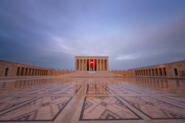 Anitkabir, Türkiye Cumhuriyeti 'nin kurucusu Mustafa Kemal Atatürk' ün mozolesidir. Anitkabir, Türk halkının sık sık ziyaret ettiği tarihi yerlerden biri..
