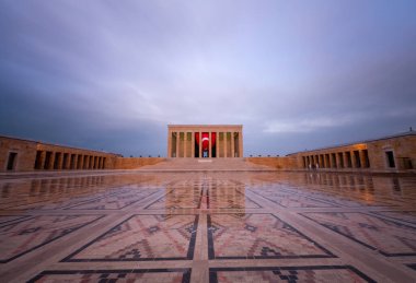 Anitkabir, Türkiye Cumhuriyeti 'nin kurucusu Mustafa Kemal Atatürk' ün mozolesidir. Anitkabir, Türk halkının sık sık ziyaret ettiği tarihi yerlerden biri..