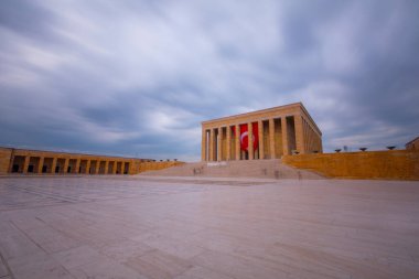 Anitkabir, Türkiye Cumhuriyeti 'nin kurucusu Mustafa Kemal Atatürk' ün mozolesidir. Anitkabir, Türk halkının sık sık ziyaret ettiği tarihi yerlerden biri..
