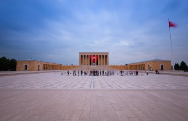 Anitkabir, Türkiye Cumhuriyeti 'nin kurucusu Mustafa Kemal Atatürk' ün mozolesidir. Anitkabir, Türk halkının sık sık ziyaret ettiği tarihi yerlerden biri..
