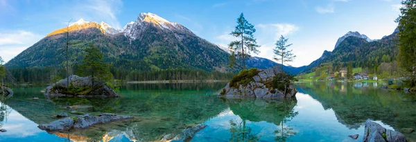 호수의 환상적인가 일출입니다 나무의 장면입니다 리조트 Berchtesgadener 바바리아 알프스 — 스톡 사진