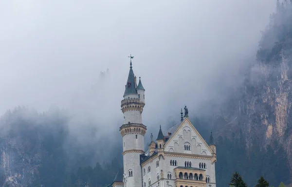 Krásný Výhled Světoznámý Zámek Neuschwanstein Románský Palác Devatenáctého Století Postavený — Stock fotografie