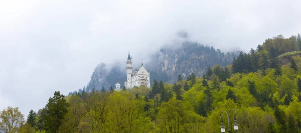 Krásný Výhled Světoznámý Zámek Neuschwanstein Románský Palác Devatenáctého Století Postavený — Stock fotografie