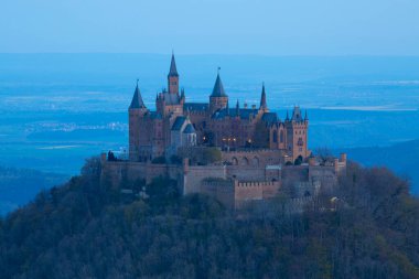 Hohenzollern Kalesi Swabian Alpleri'nde - Baden Wurttemberg, Almanya görünümünü