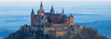 Hohenzollern Kalesi Swabian Alpleri'nde - Baden Wurttemberg, Almanya görünümünü