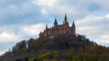 Hohenzollern Kalesi Swabian Alpleri'nde - Baden Wurttemberg, Almanya görünümünü
