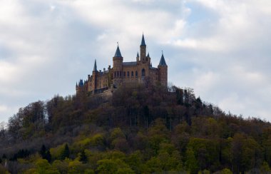 Hohenzollern Kalesi Swabian Alpleri'nde - Baden Wurttemberg, Almanya görünümünü