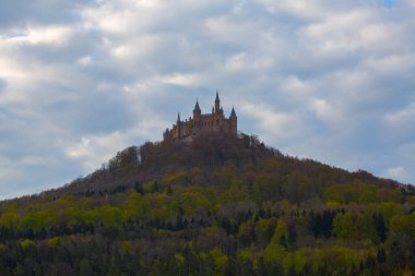 Hohenzollern Kalesi Swabian Alpleri'nde - Baden Wurttemberg, Almanya görünümünü