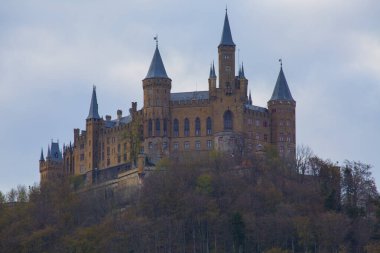 Hohenzollern Kalesi Swabian Alpleri'nde - Baden Wurttemberg, Almanya görünümünü