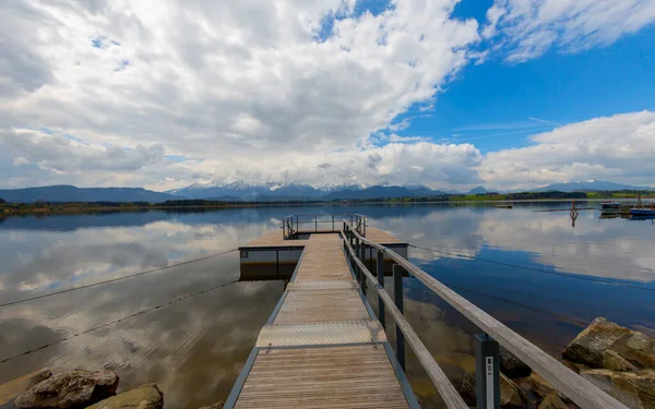 Uitzicht Hopfensee Met Het Tannheim Gebergte Achtergrond Allgu Schwaben Beieren — Stockfoto