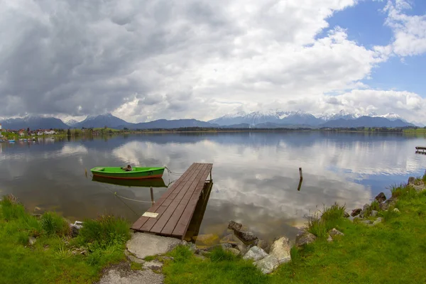 Blick Auf Den Hopfensee Mit Den Tannheimer Bergen Hintergrund Allgäu — Stockfoto