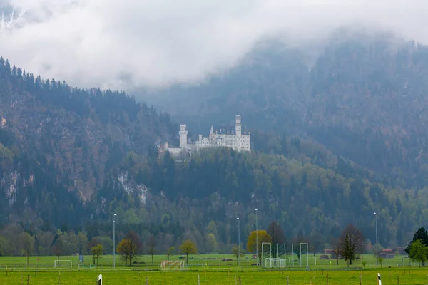 Летний Пейзаж Вид Знаменитую Достопримечательность Баварских Альп Замок Нойшванштайн Xix — стоковое фото