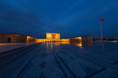 Anitkabir, Türkiye Cumhuriyeti 'nin kurucusu Mustafa Kemal Atatürk' ün mozolesidir. Anitkabir, Türk halkının sık sık ziyaret ettiği tarihi yerlerden biri..