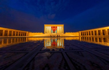 Anitkabir, Türkiye Cumhuriyeti 'nin kurucusu Mustafa Kemal Atatürk' ün mozolesidir. Anitkabir, Türk halkının sık sık ziyaret ettiği tarihi yerlerden biri..