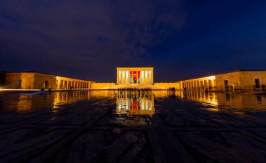 Anitkabir, Türkiye Cumhuriyeti 'nin kurucusu Mustafa Kemal Atatürk' ün mozolesidir. Anitkabir, Türk halkının sık sık ziyaret ettiği tarihi yerlerden biri..