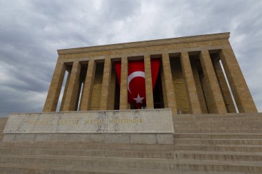 Anitkabir, Türkiye Cumhuriyeti 'nin kurucusu Mustafa Kemal Atatürk' ün mozolesidir. Anitkabir, Türk halkının sık sık ziyaret ettiği tarihi yerlerden biri..