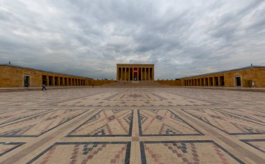 Anitkabir, Türkiye Cumhuriyeti 'nin kurucusu Mustafa Kemal Atatürk' ün mozolesidir. Anitkabir, Türk halkının sık sık ziyaret ettiği tarihi yerlerden biri..