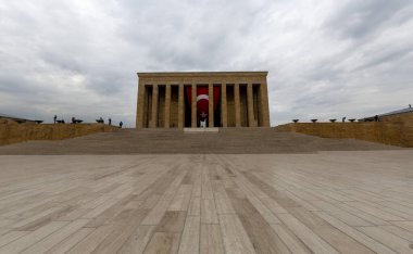 Anitkabir, Türkiye Cumhuriyeti 'nin kurucusu Mustafa Kemal Atatürk' ün mozolesidir. Anitkabir, Türk halkının sık sık ziyaret ettiği tarihi yerlerden biri..