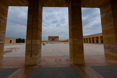 Anitkabir, Türkiye Cumhuriyeti 'nin kurucusu Mustafa Kemal Atatürk' ün mozolesidir. Anitkabir, Türk halkının sık sık ziyaret ettiği tarihi yerlerden biri..