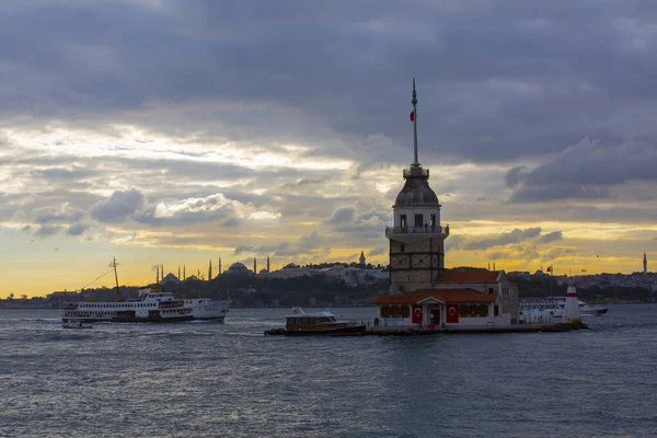Stanbul Türkiye Nin Sembolü Leander Tower Olarak Bilinen Ünlü Bakire — Stok fotoğraf