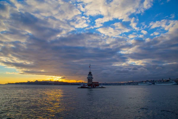 Fiery Sunset Bosphorus Famous Maiden Tower Kiz Kulesi Also Known — Stok fotoğraf