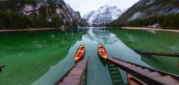 Braies Lake Dolomites Mountains Seekofel Background Sudtirol Italy Lake Braies — Stock Photo, Image