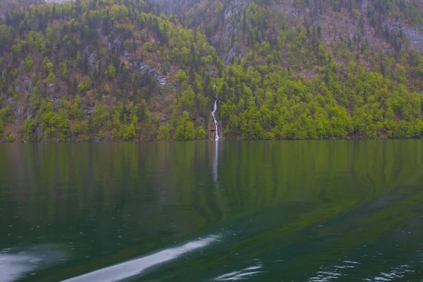 Lago Konigsee Con Chiesa San Bartolomeo Circondata Montagne Parco Nazionale — Foto Stock