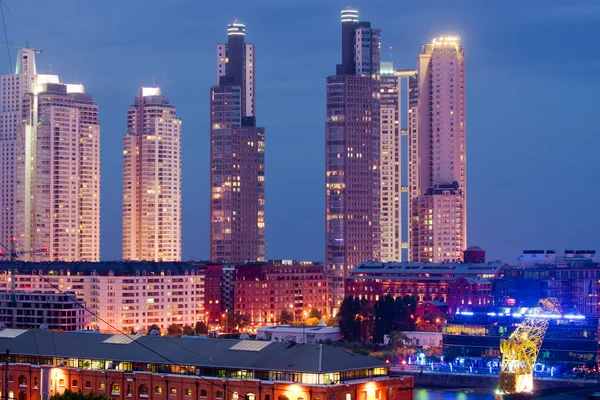 Rascacielos, puerto madero, buenos aires, argentina — Foto de Stock