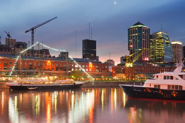 Puerto Madero la nuit — Photo