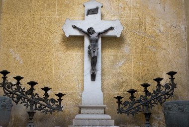 sunak ile haç ve Mumluk