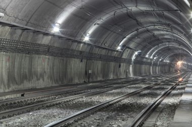 boş Metro'ya
